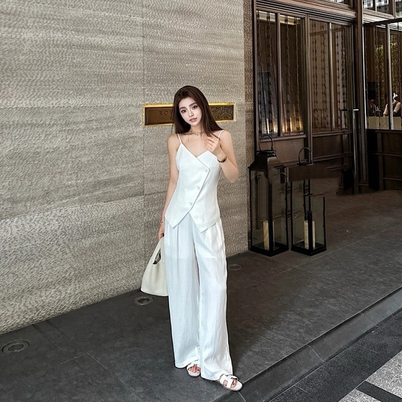 冷淡系独特别致套装女夏季2025新款小众穿搭通勤风气质薄款两件套