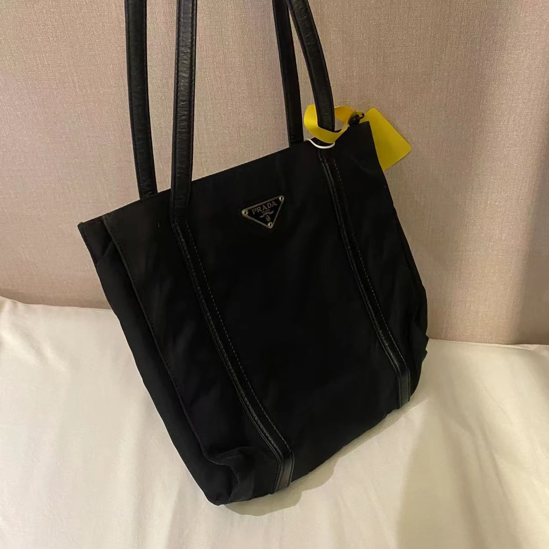 95新 Prada/普拉达 包展 黑色小号降落伞手提单肩包