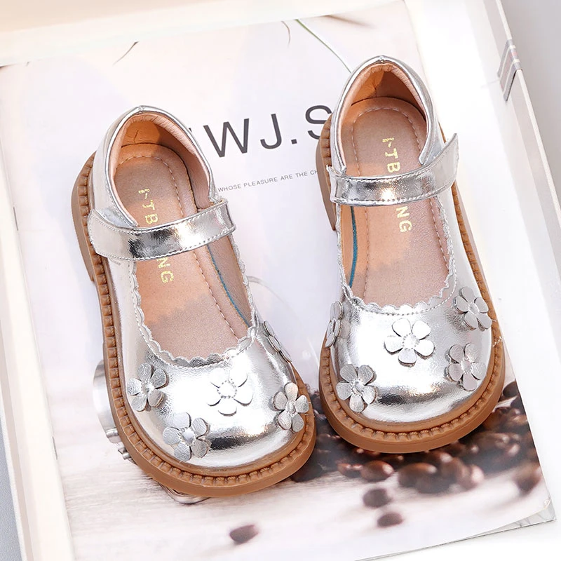 女童皮鞋真皮公主鞋女孩小皮鞋银色单鞋软底2024秋季新款法式鞋子
