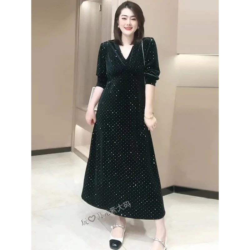 气质V领烫钻秋季女裙收腰连衣裙微胖mm2023显瘦宽松大码新款女装