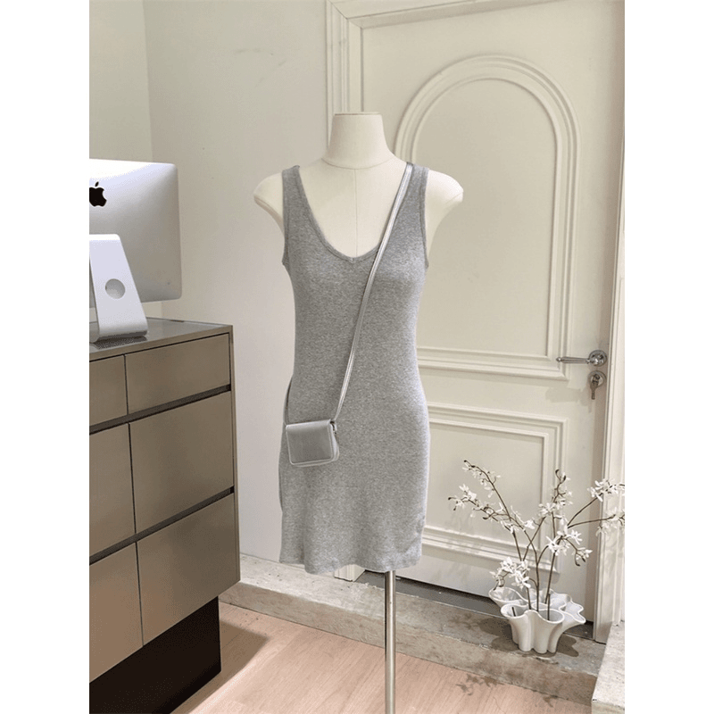 2024新款显瘦修身百搭背心裙女夏季新款纯欲性感V领包臀连衣裙女