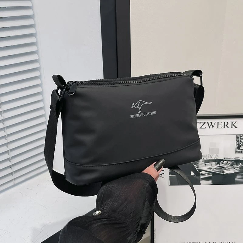 简约单肩包个性潮流斜挎包男女通用防水小包包邮差多功能百搭休闲