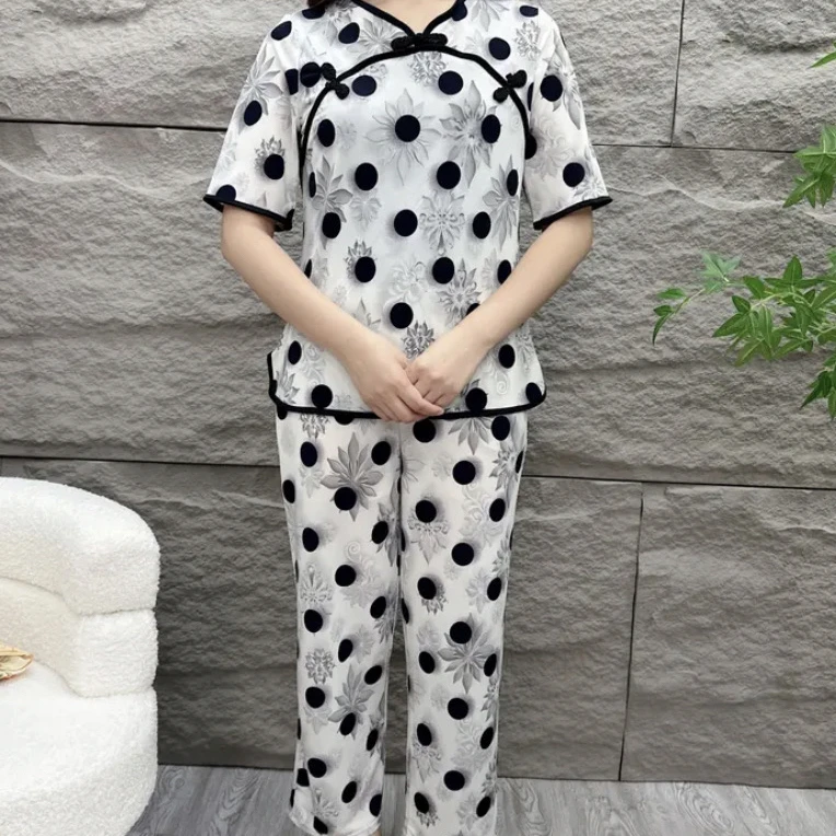 夏季中老年妈妈套装宽松显瘦弹力冰丝两件套大码遮肉气质复古盘扣