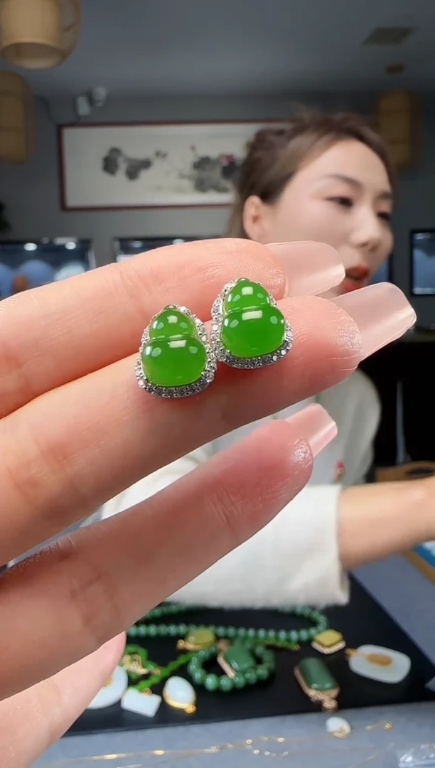 【闪购商品】和田玉耳钉银S925镶嵌1
