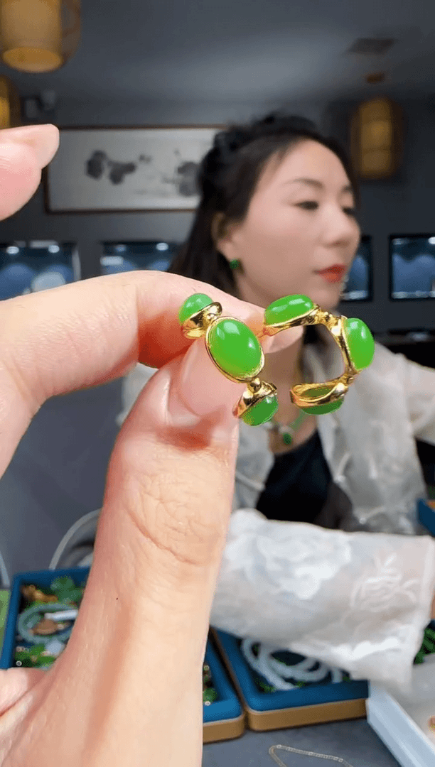 【闪购商品】和田玉耳钉银S925镶嵌1