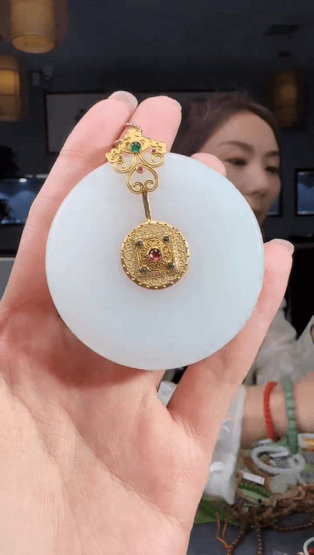 【闪购商品】和田玉吊坠(不含链)18K金镶嵌1