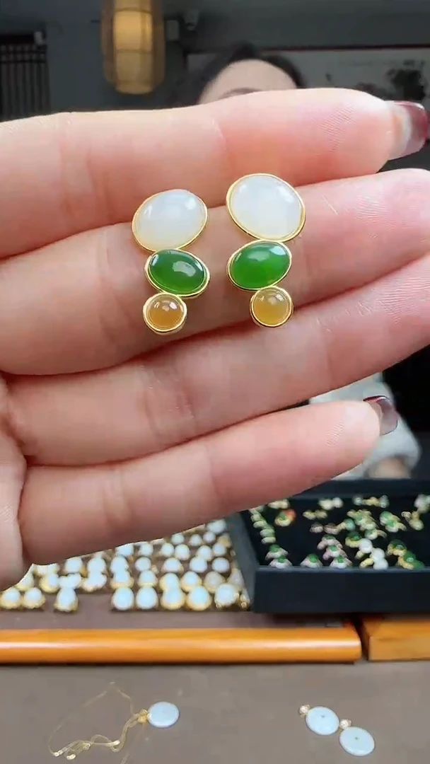 【闪购商品】和田玉耳钉银S925镶嵌1