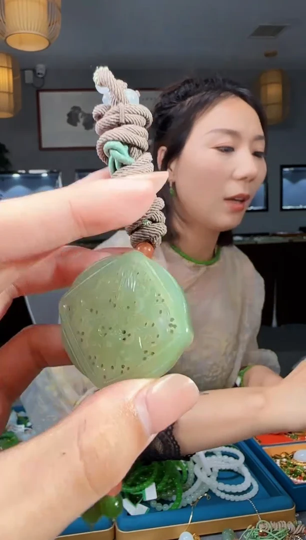 【闪购商品】和田玉吊坠(不含链)未镶嵌1
