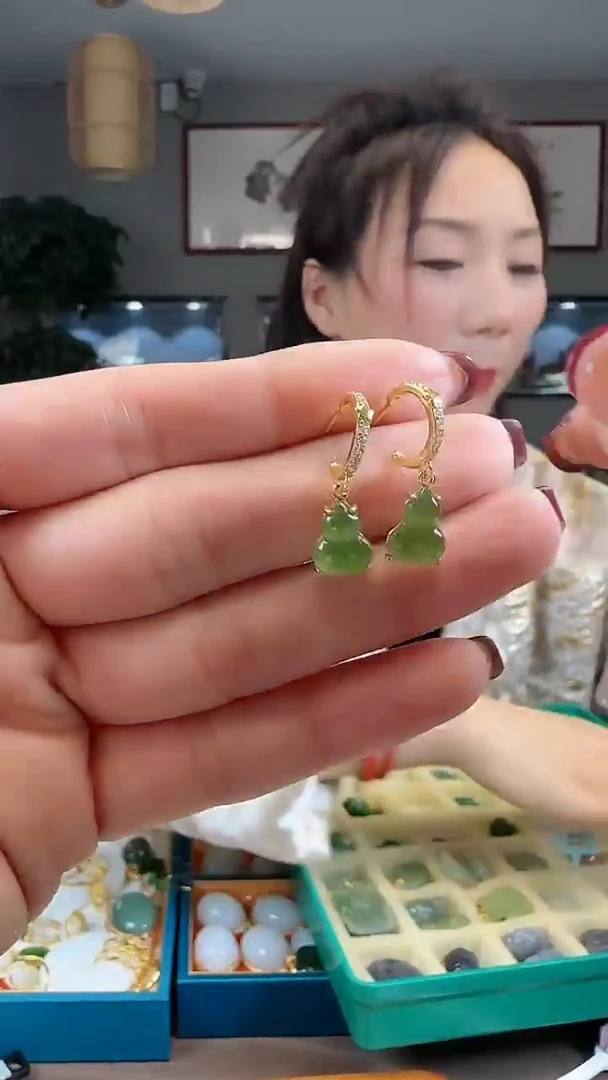 【闪购商品】和田玉耳钉银S925镶嵌1