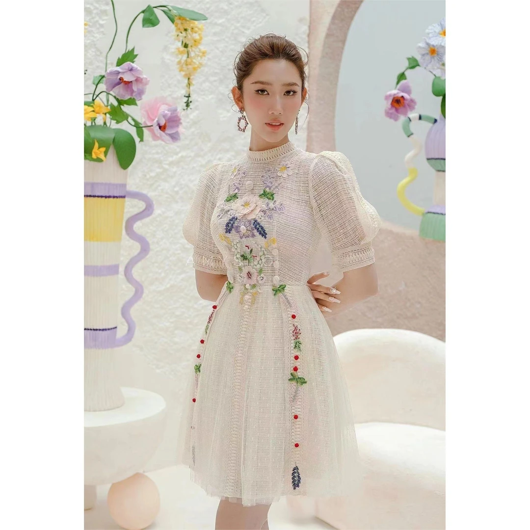 【DÉ MYSTÈRE】小众设计收腰显瘦网纱刺绣圆领连衣裙女GBMQ20230222