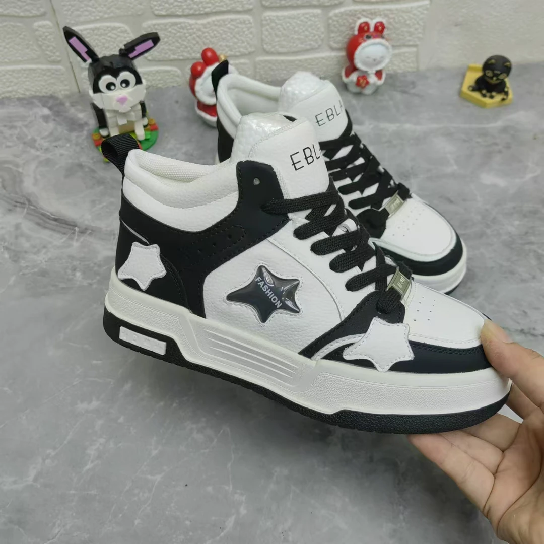 8018  082 真皮高帮轻便软底小白鞋女2024新款星星百搭休闲板鞋
