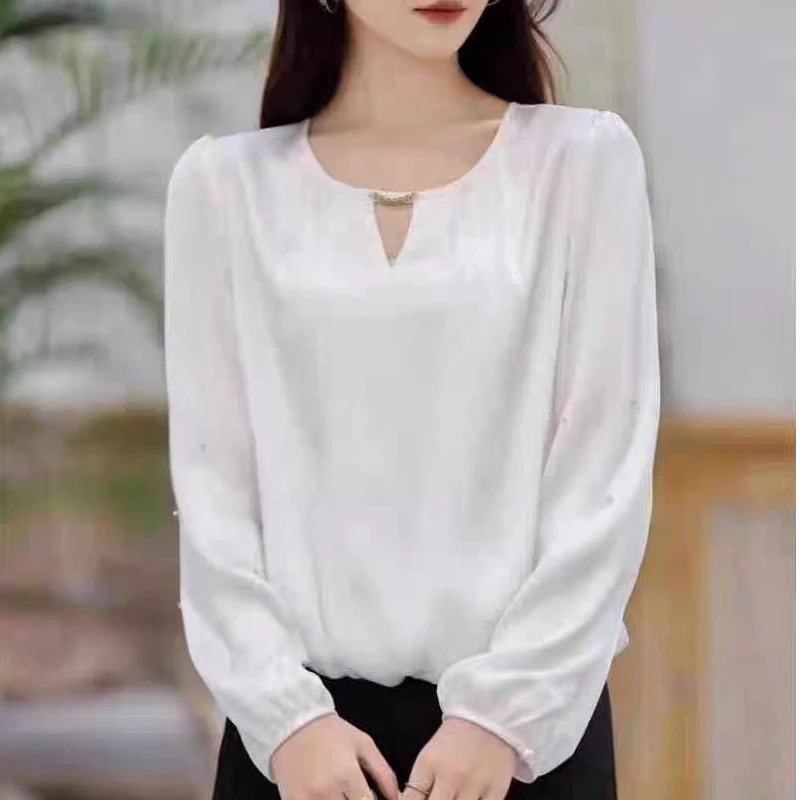 2024新款！女士圆领设计感长袖镶钻减龄小衫G767