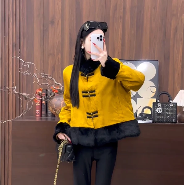 璐璐力推--冬季新款中式国风白鸭绒袖口雪兔毛保暖羽绒服