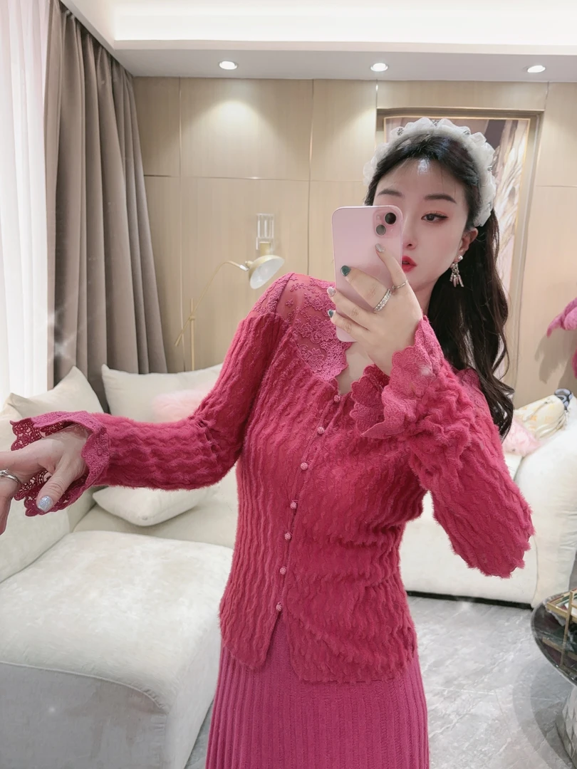 DC【月光浮星】长袖网红时尚休闲女士花边水溶蕾丝打底上衣