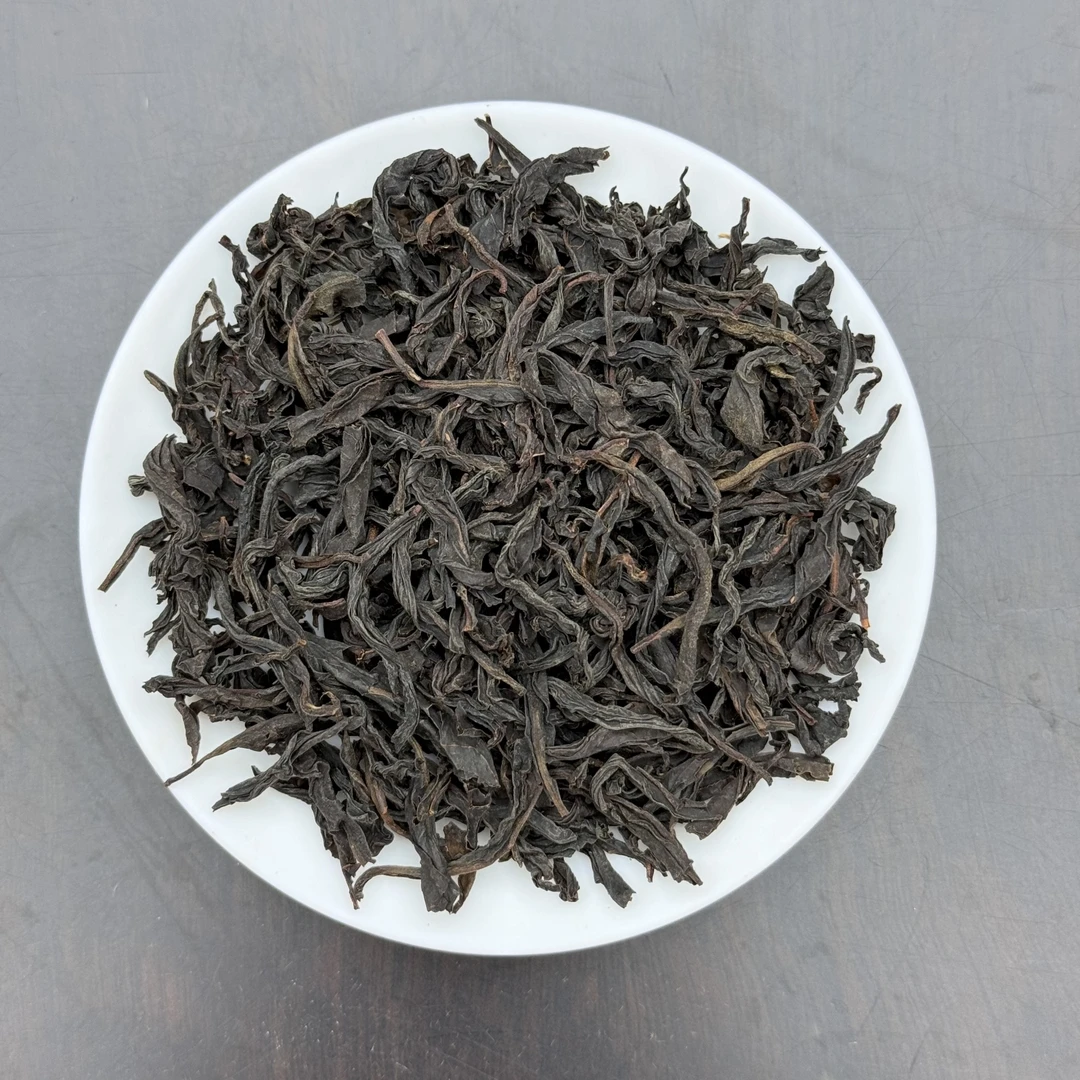 王大鹏 桐木关麻粟老枞红茶百年树龄正山小种50克罐装