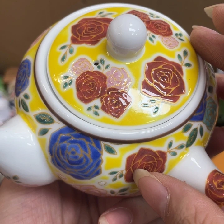 大晚上的我还在看电视