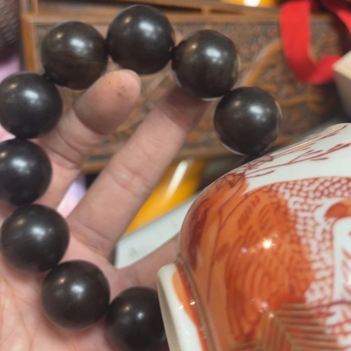 大晚上的我还在看电视剧