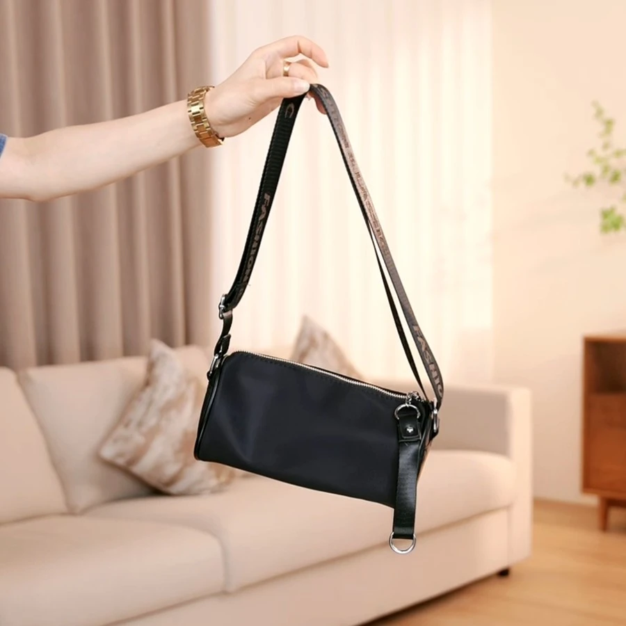 时尚百搭休闲单肩包女简约黑色包包潮流女士斜挎包
