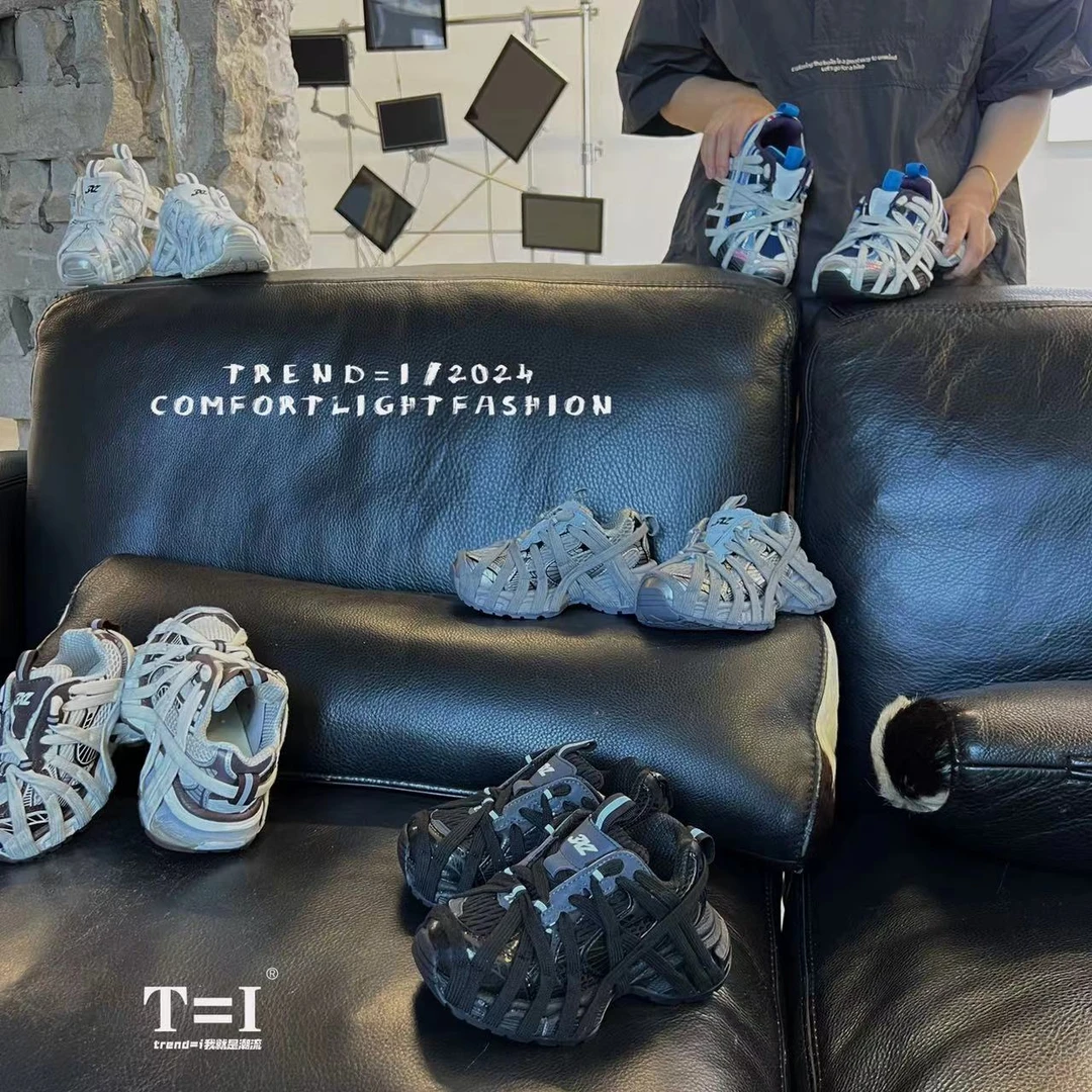 【TREND=I】一脚蹬跑步亲子老爹鞋蜘蛛男童鞋2025春季新款Q33176