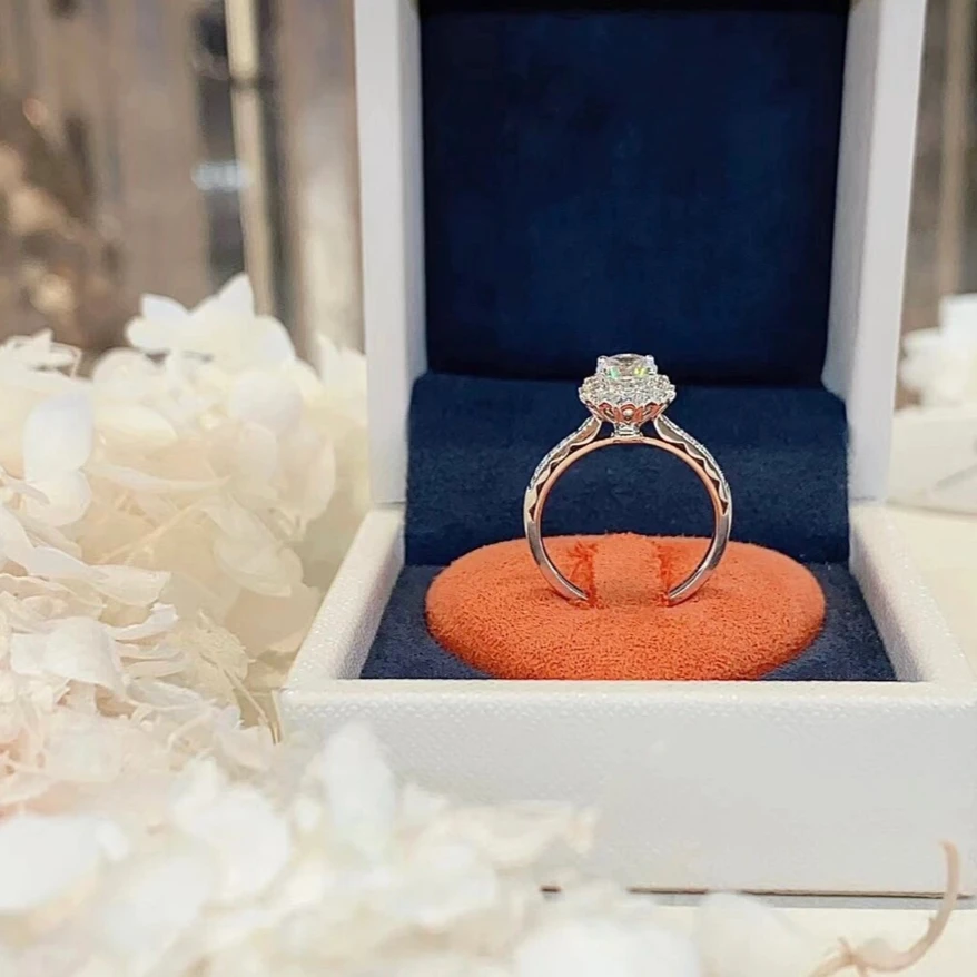 925银莫桑石银制品 【华美女戒】0.5-1克拉显大显钻天花板华美婚礼