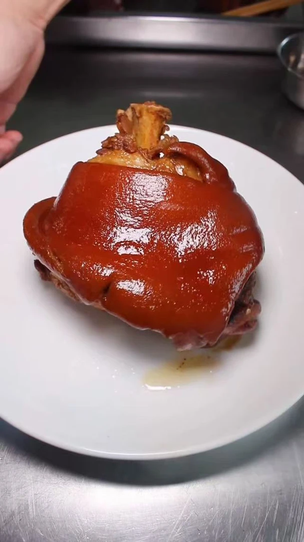 草原东子精选  卤猪肘子