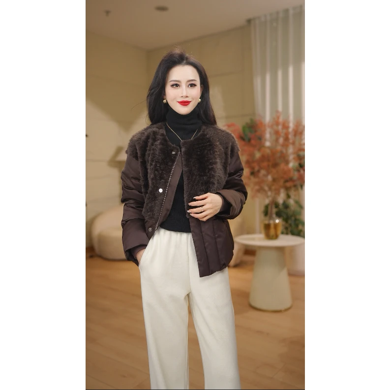 【可凡】90鹅绒气质短款皮毛一体羽绒服8367