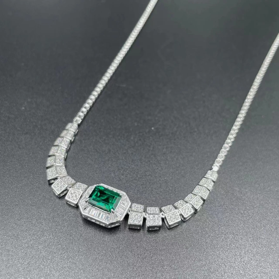 【云上叙】25 V30249-S925银镶嵌培育祖母绿项链-9x7mm（东哥）