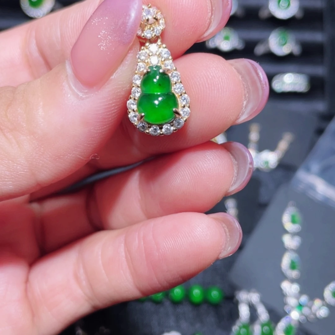 【闪购商品】翡翠颈饰银S925镶嵌H***y