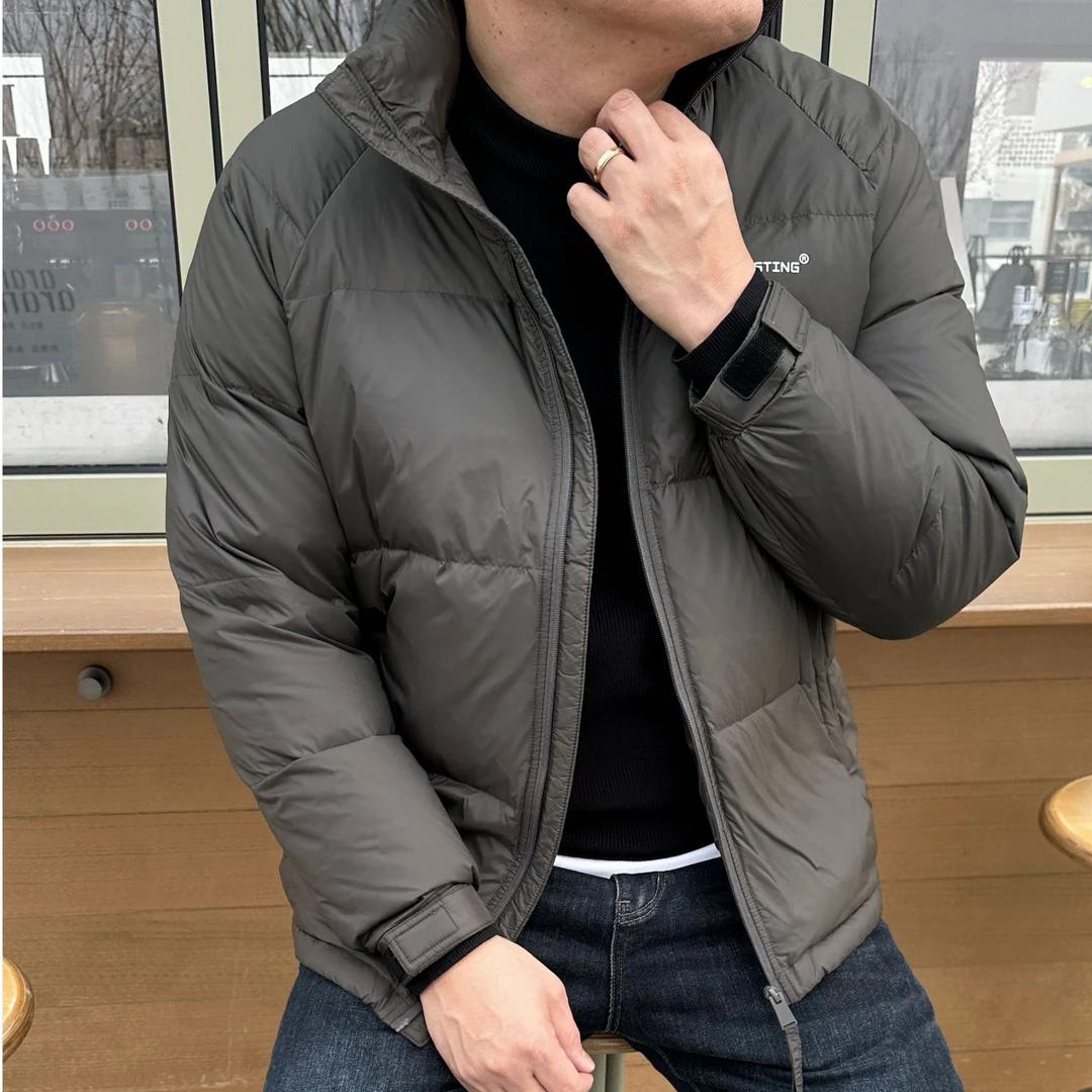 大依无忧大码男装冬季简约潮胖人大号加肥加大男士短款立领羽绒服