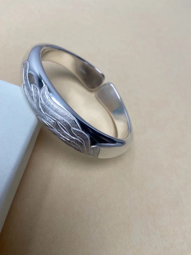 足银手镯 足银999九尾灵狐个性小众.纯手工手镯定制不退换