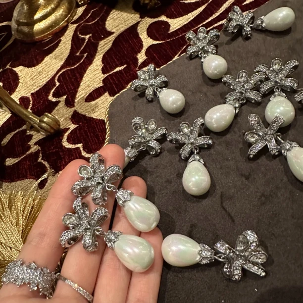 铜合金仿珍珠耳饰 【1070】周年珍藏英｜经典原标克拉款CrownFrett