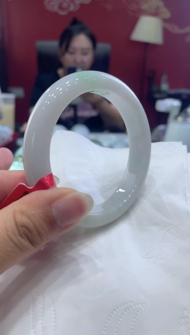 【闪购商品】翡翠手镯未镶嵌00010030