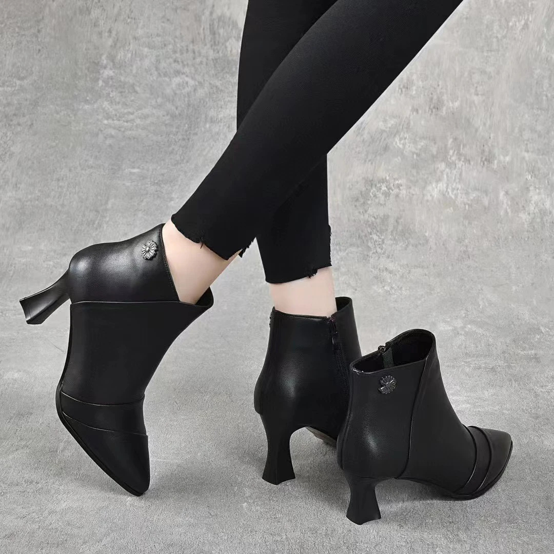 百搭真皮短靴女靴2022新款春秋冬季尖头细跟高跟鞋明星同款鞋女款