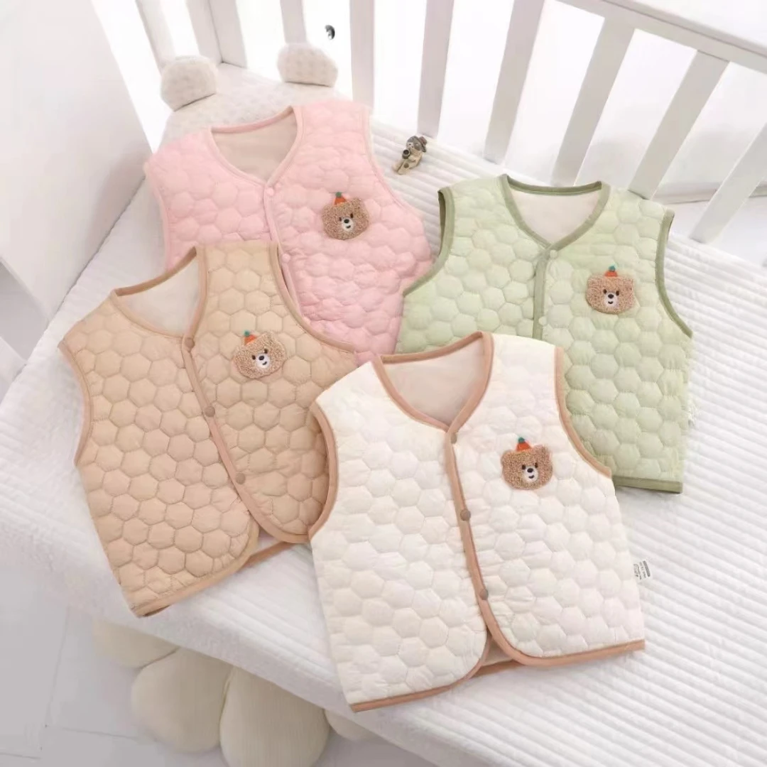 7帽子小熊蜂巢棉马甲女宝宝夹棉小背心外穿可爱秋季保暖护肚马夹