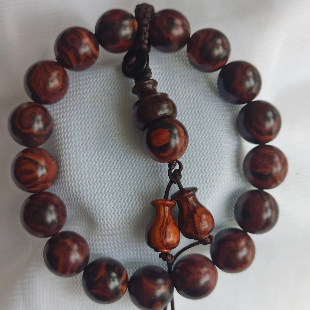 63. 越黄天眼手串