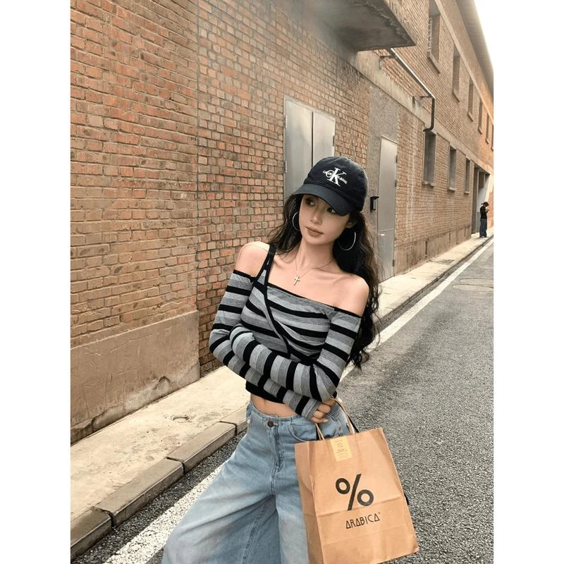 实价秋辣妹风假两件露肩吊带长袖恤女设计感两穿一字肩上衣