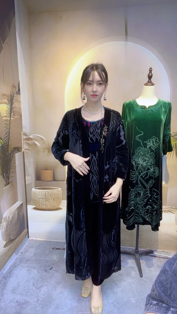 2086开衫桑蚕丝大码女装真丝植绒烧花镂空工艺面料100含量