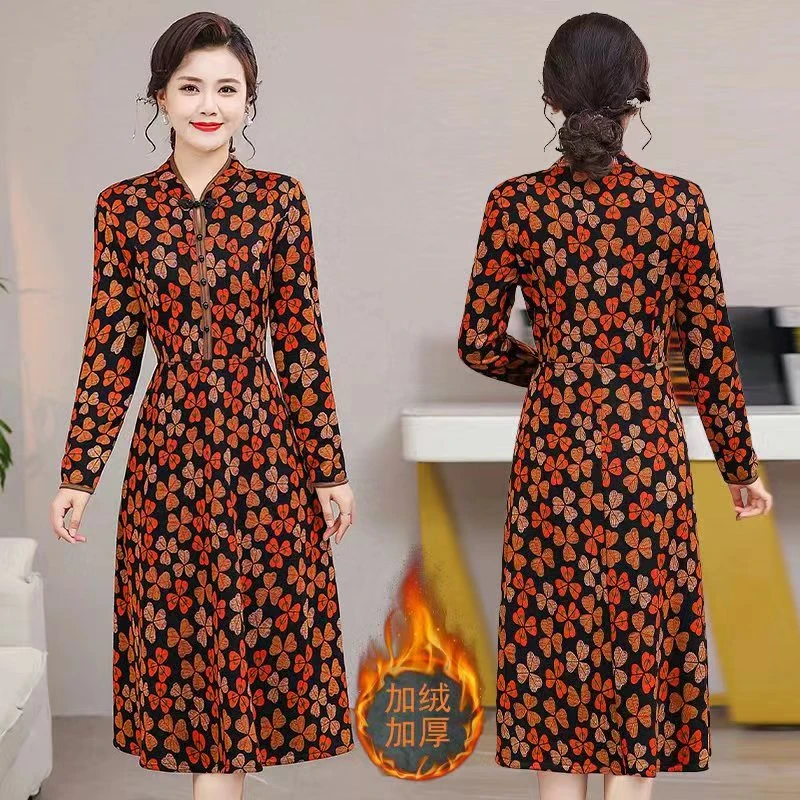 秋季加绒加厚盘扣遮肉显瘦气质保暖洋气妈妈装连衣裙