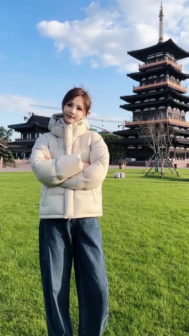 【白鸭泡芙】冬季新款时尚肯豆风四色羽绒服YRF24016