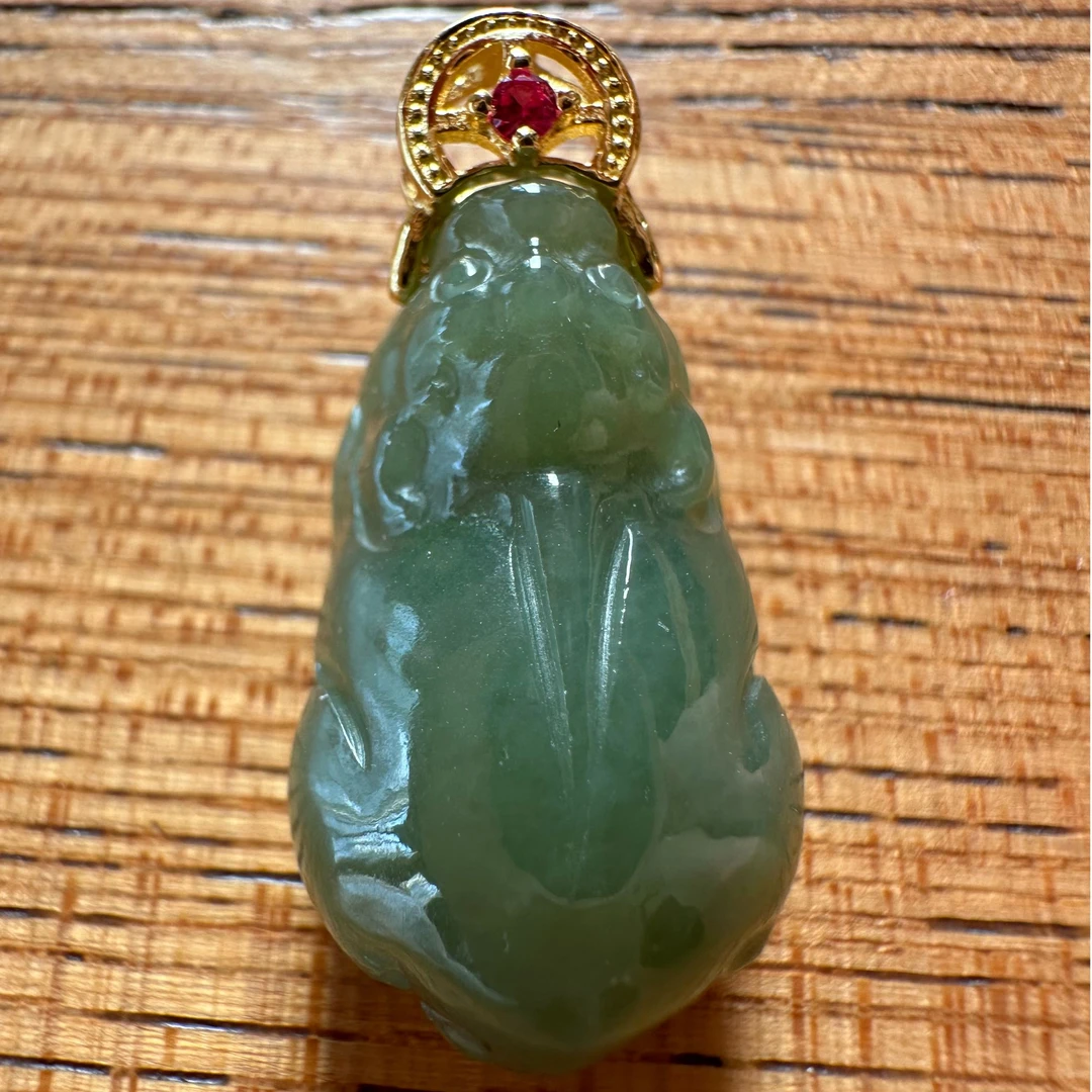 天然和田玉貔貅镶嵌925银吊坠气质精雕