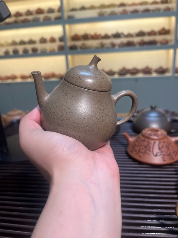 小梨型紫砂壶 半手工 小微瑕