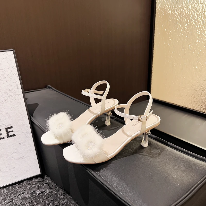 BaiLing/百翎夏季粗跟凉鞋貂毛气质一字带甜美时尚中跟女鞋子