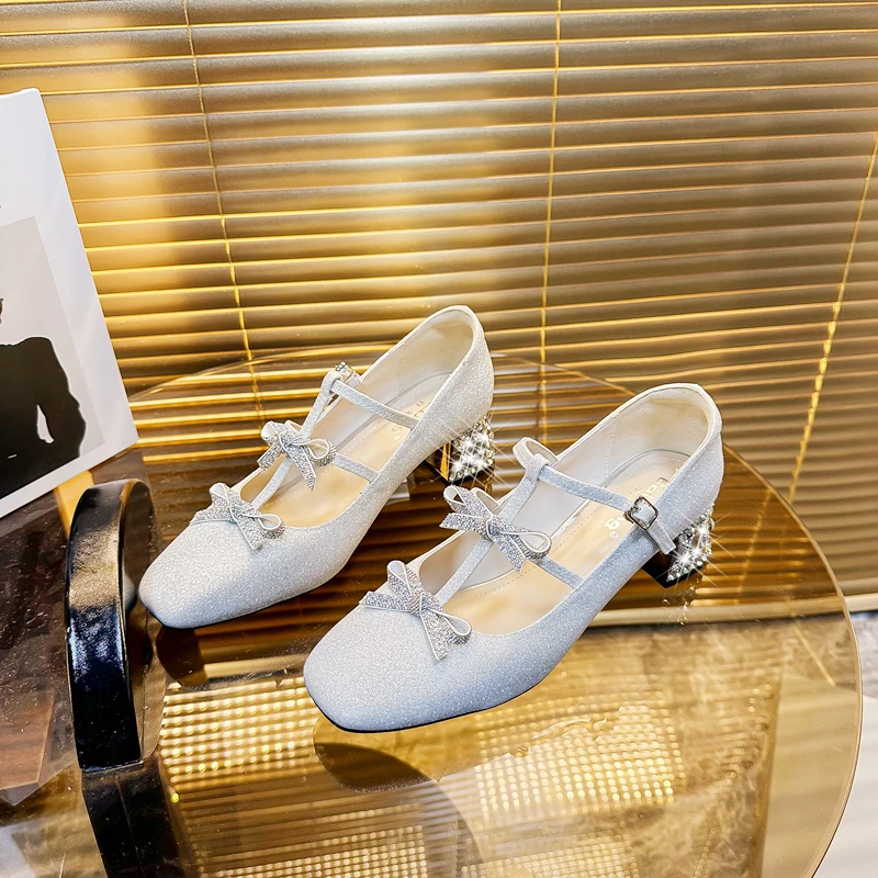 BaiLing/百翎秋季时尚新款单鞋蝴蝶结中跟百搭银色水钻女鞋子
