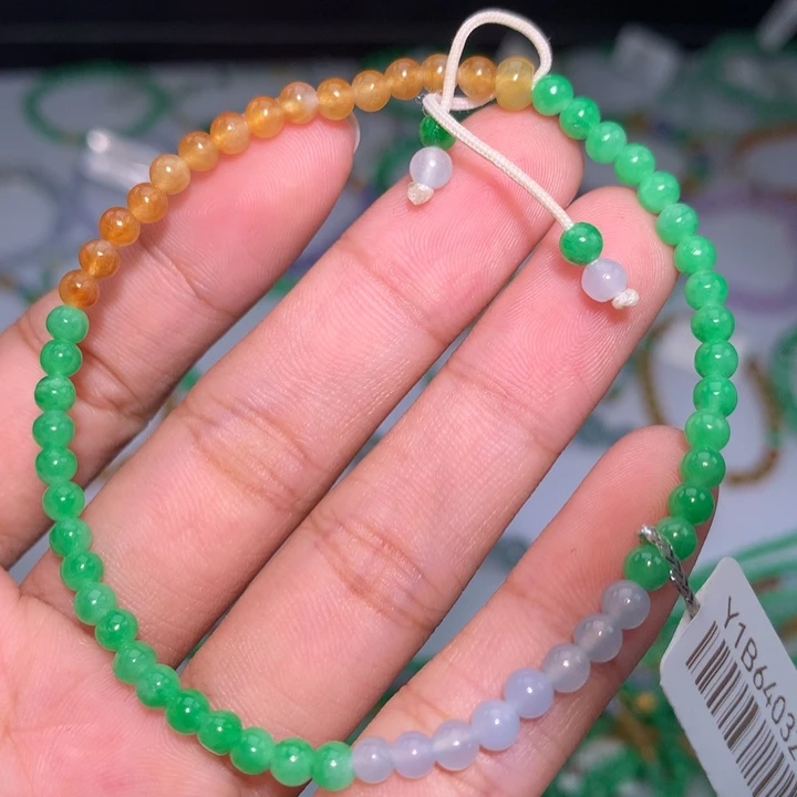 翡翠手镯未镶嵌卡