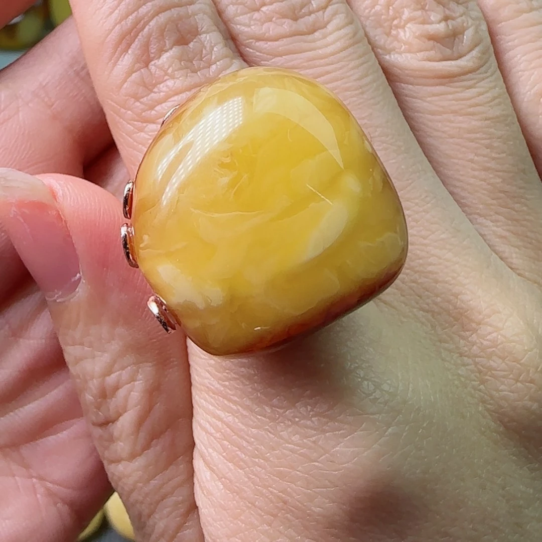 【闪购商品】琥珀颈饰未镶嵌