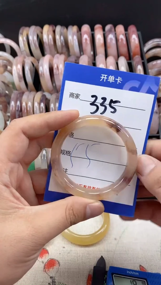 【闪购商品】石英质玉手镯未镶嵌335