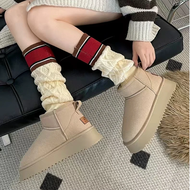 厚底雪地靴女2024新款冬短筒雪地靴棉加绒加厚外穿棉鞋年轻人ugg