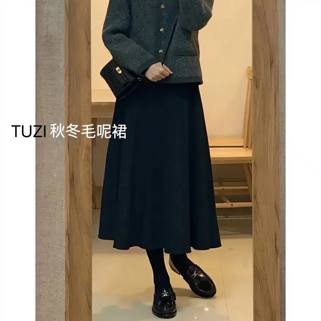 大码显瘦黑色毛呢半身裙女秋季梨形身材中长款a字伞裙子
