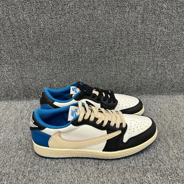 42码 aj1 倒勾2.0 无原盒 二手篮球鞋 公价12799