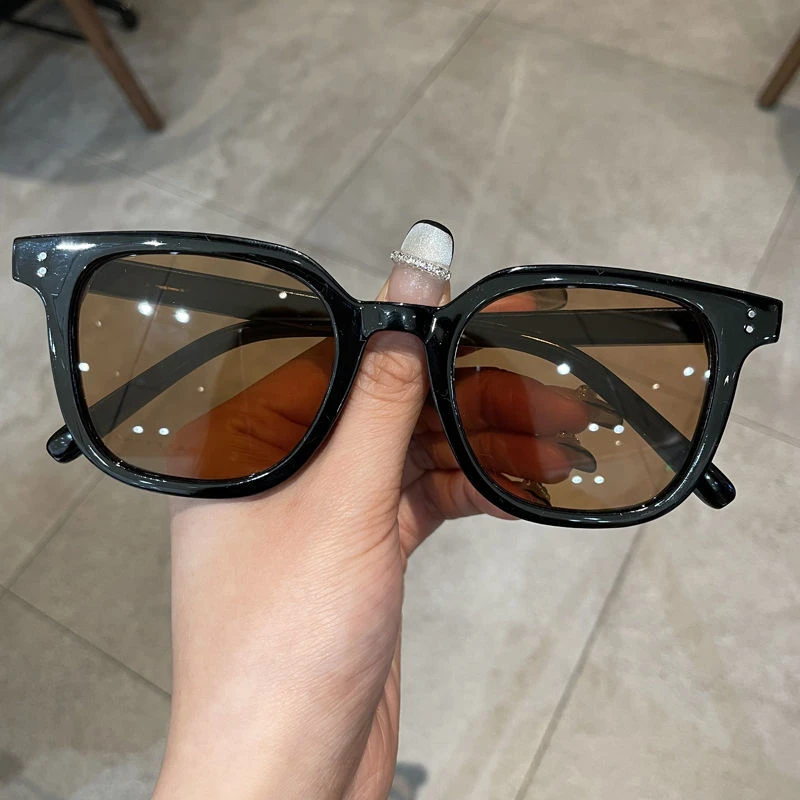 GM墨镜女铆钉高级感网红大脸显瘦防紫外线开车个性街拍太阳眼镜男